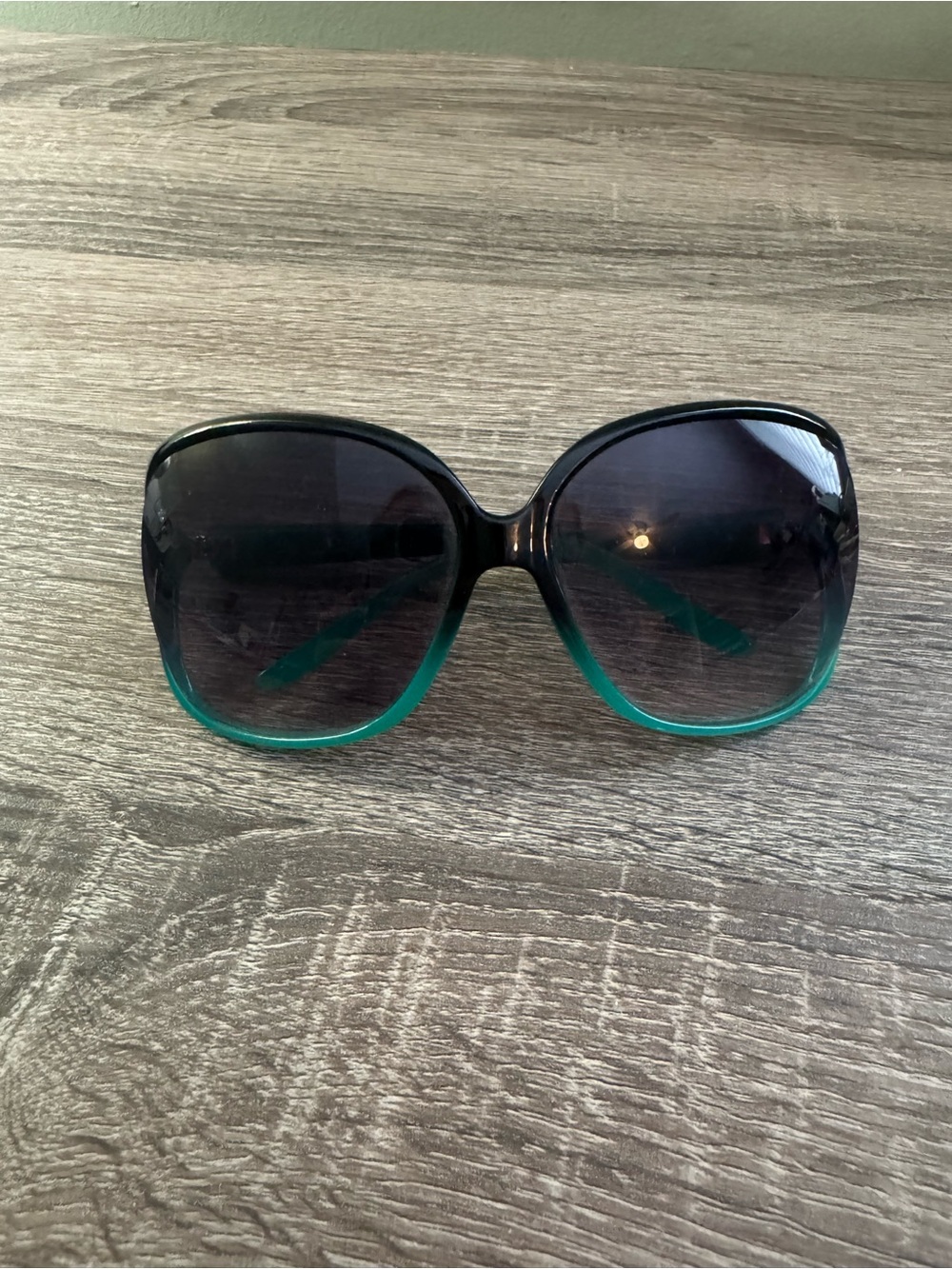 Jennifer Lopez Oversized Black to Teal Gradient Sunglasses